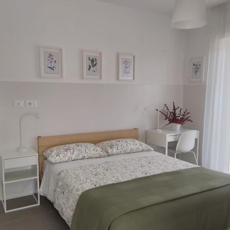 Sea Wind Stanza Con Garage E Ascensore Полиньяно-а-Маре Экстерьер фото