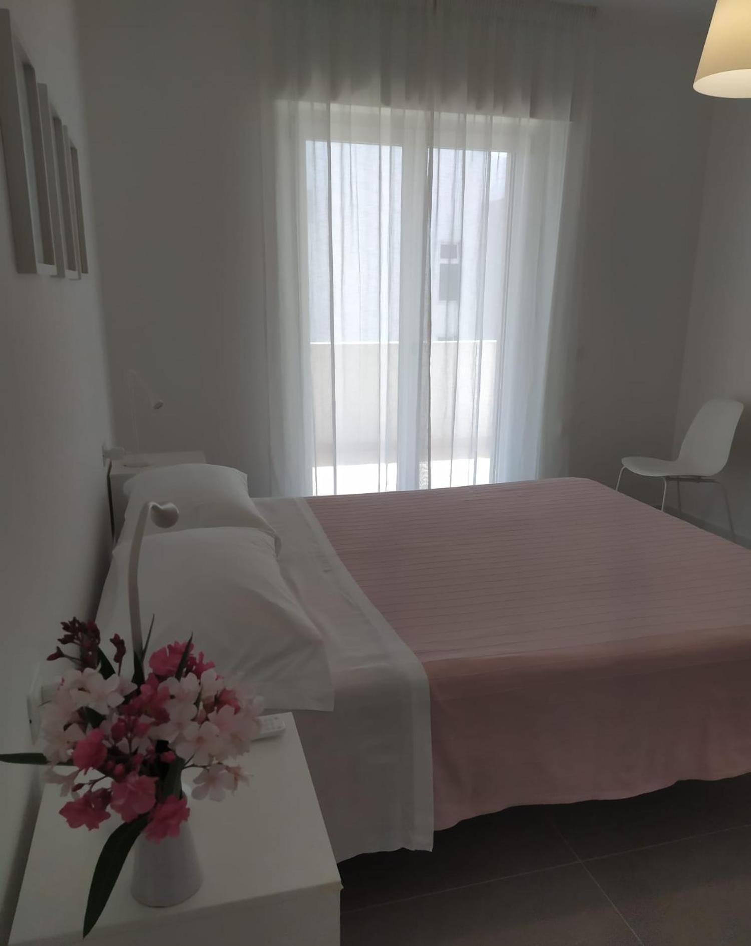 Sea Wind Stanza Con Garage E Ascensore Полиньяно-а-Маре Экстерьер фото