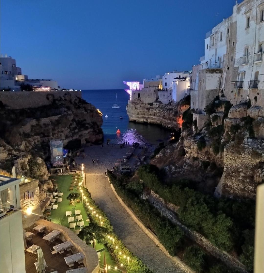 Sea Wind Stanza Con Garage E Ascensore Полиньяно-а-Маре Экстерьер фото