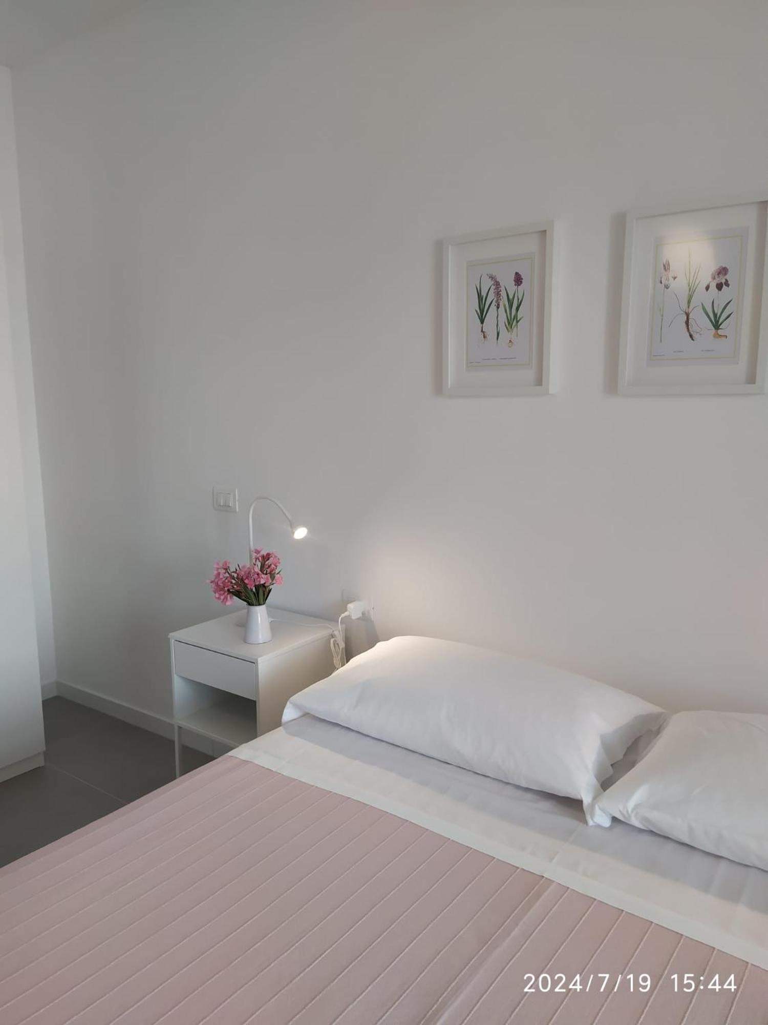 Sea Wind Stanza Con Garage E Ascensore Полиньяно-а-Маре Экстерьер фото